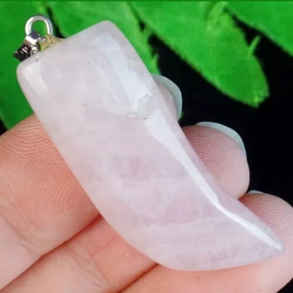 New Natural Rose Quartz Horn Pendant. - Picture 1 of 1